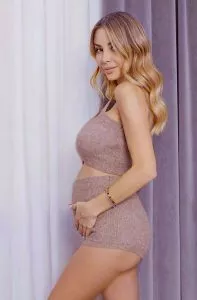 La rivincita di Sabrina Ghio: ha sofferto, ma si sposa con Carlo e aspetta un bebè La rivincita di Sabrina Ghio: ha sofferto, ma si sposa con Carlo e aspetta un bebè