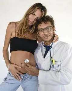 Valentino Rossi, il Dottore è felicissimo: è diventato papà di una femminuccia, che si chiama Giulietta!