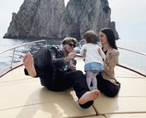 Stash Fiordispino e Giulia Belmonte si coccolano la prima figlia Grace