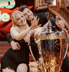 Arisa e Vito Coppola, a sentir loro l'amore non sboccia ma la complicità sì Arisa e Vito Coppola, a sentir loro l'amore non sboccia ma la complicità sì