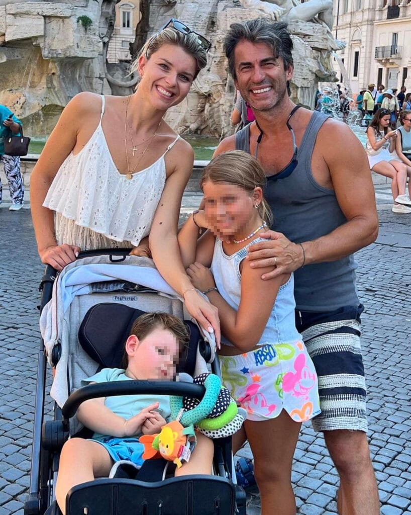 Charlotte Lazzari, dopo la tempesta un compleanno felice: «grazie Kledi che continui a scegliermi» kledi charlotte lazzari e i piccoli lea e gabriel