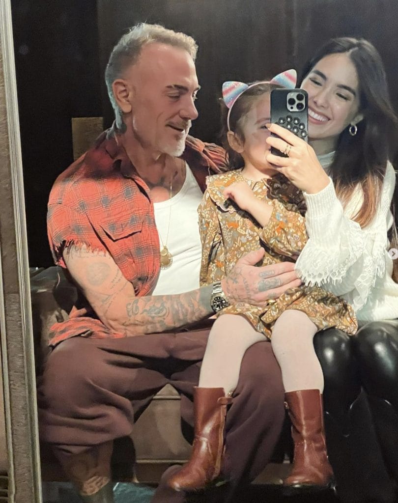 a 56 anni gianluca vacchi ha messo da parte la vita da imprenditore per dedicarsi alla famiglia