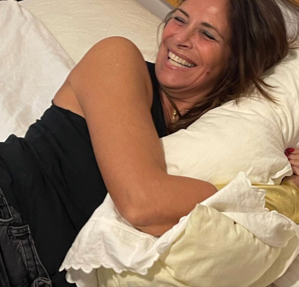 Arianna Mihajlovic non si dà pace: «Senza di te Sinisa sopravvivo, ma sono troppe le cose che non ti ho detto» arianna sorride, ma prova ancora un immenso dolore
