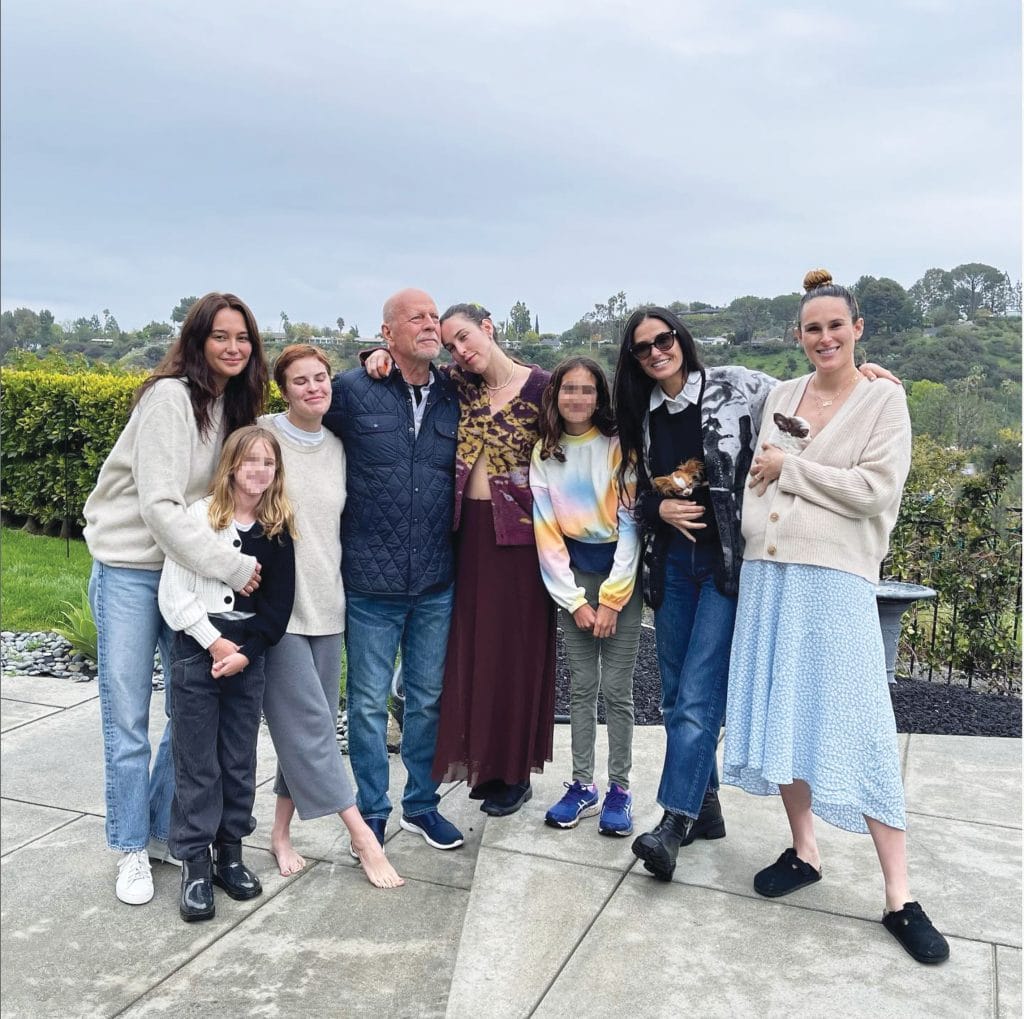 la famiglia allargatissima di bruce willis è composta di sole donne