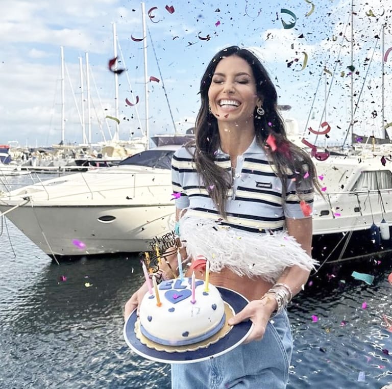 elisabetta gregoraci aveva già festeggiato a napoli negli scorsi giorni, ma giulio fratini aveva messo solo un cuore alle sue foto social
