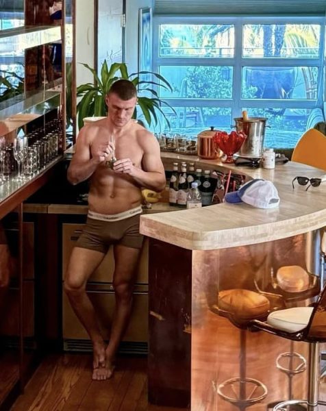 georgian cimpeanu è nato in romania ma è cresciuto e ha studiato a roma