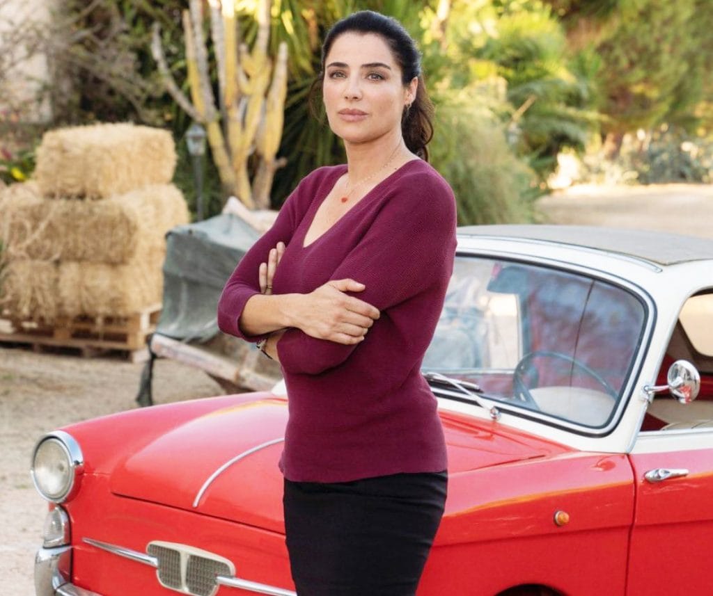 Luisa Ranieri torna in tv con Lolita Lobosco e lascia a casa Zingaretti: «Da oggi sono io il poliziotto di famiglia» luisa ranieri è pronta a tornare nella terza stagione di lolita lobosco