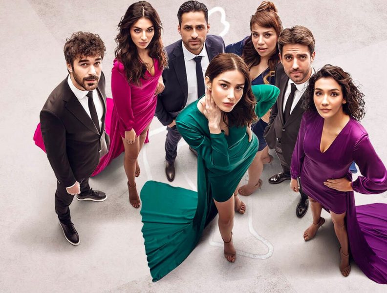 Le serie tv che arrivano dalla Turchia conquistano i cuori con storie romantiche, ma anche i loro protagonisti scaldano il gossip con amori, crisi e divorzi la serie tv gialla dreams and realiities