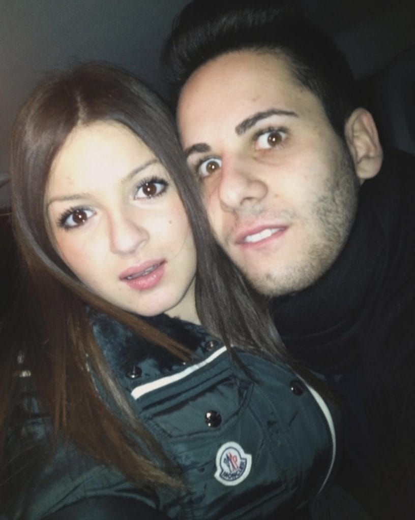 anno 2012, una delle prime foto insieme dei 'me contro te' sofia aveva 15 anni e luigi 20