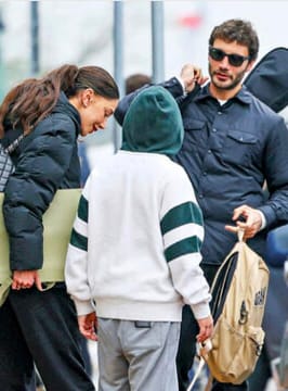 belen e stefano ancora insieme mentre vanno a prendere a scuola il loro figlio santiago