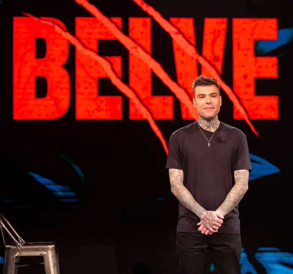 Fedez e la crisi con Chiara Ferragni: «Sono stati tre anni durissimi: con la mia malattia, la depressione e il caso Pandoro non abbiamo retto. Ma Chiara rimarrà la madre dei miei figli e la donna più importante della mia vita» fedez belve