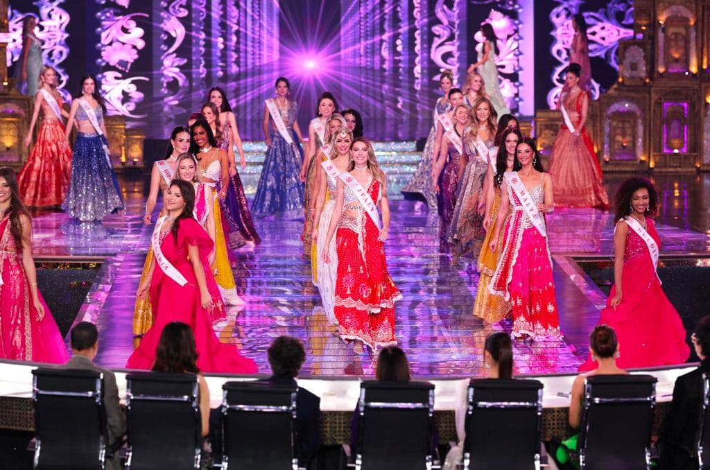 la finale del concorso di miss mondo si è tenuta a new delhi, in india, e rebecca arnone si è posizionata tra le 40 finaliste