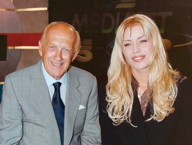 nella vita elenoire casalegno ha avuto la grande fortuna di lavorare a fianco di raimondo vianello nella trasmissione pressing