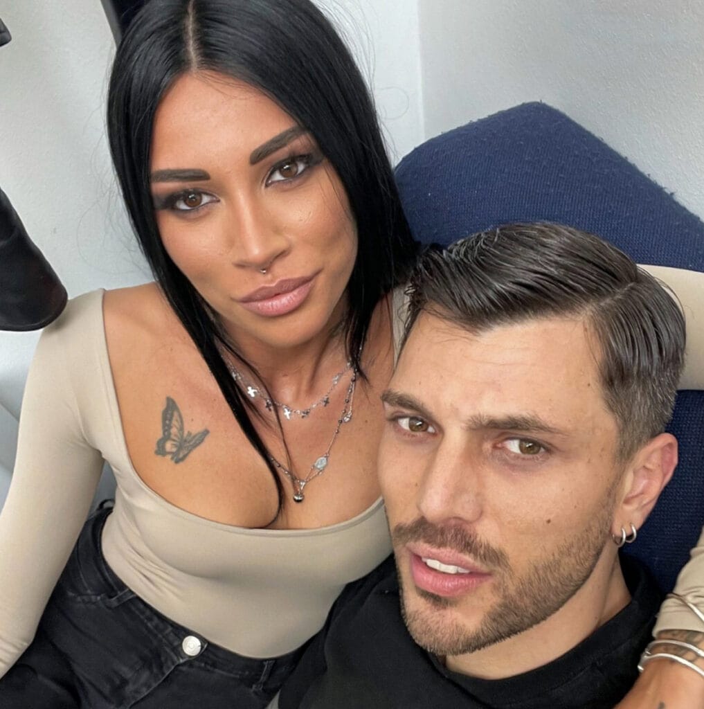 Daniele Paudice fa la sua scelta a 'Uomini e Donne' ed è già polemica: «mi dispiace Gaia ma ho scelto te, anche se non esco di qui con la fidanzata della mia vita» ecco il primo selfie della nuova coppia uscita da 'uomini e donne' formata da daniele e gaia