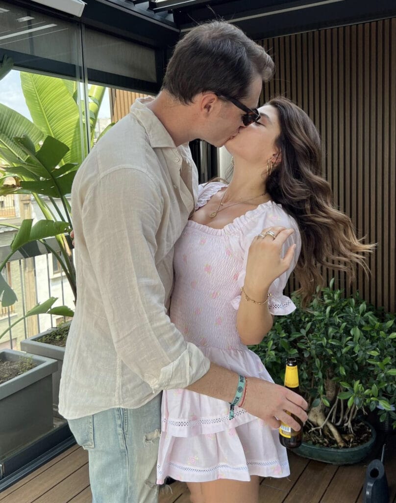 Marco Cartasegna e Carmela Generali, una storia nata in sordina che diventa sempre più importante. L'ex tronista ha dimenticato il passato e sogna di metter su famiglia marco cartasegna ama la sua 'guga' e certo non nasocnd i suoi sentimenti sui social