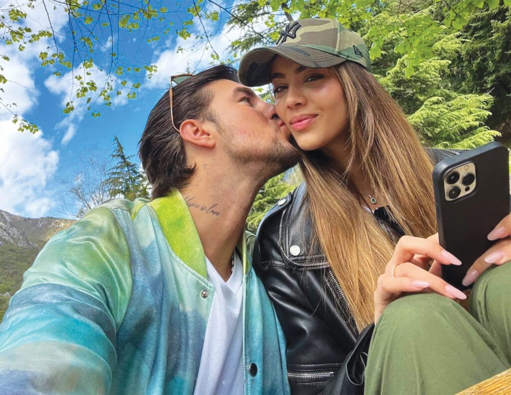 Stefano De Martino, Fedez e Andrea Damante, la nuova vita da single: dopo qualche sbaglio d'amore, tante ex Vip e troppi gossip, ripartono da se stessi e dal grande successo dell'estate 2024. Con qualche rimpianto sul passato... damante visari storia