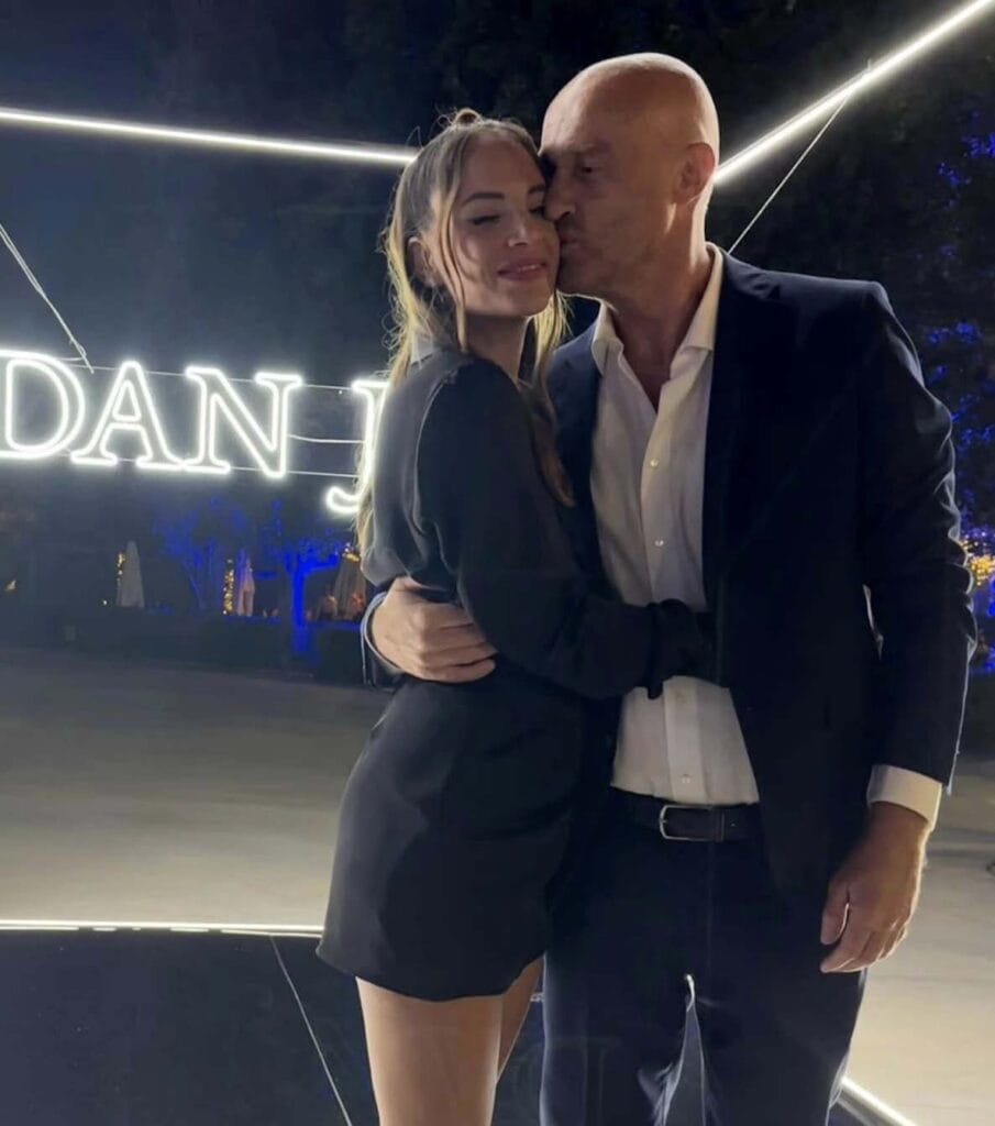la storia di rudy e grace raccah è stata resa pubblica a novembre del 2023, ma lui di recente ha dichiarato di essere single