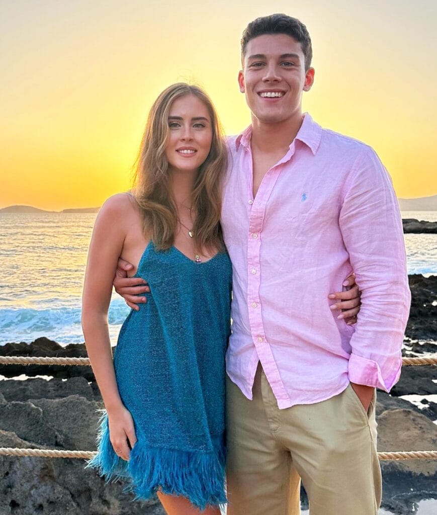 Con l'amore per Matteo Napoletano Valentina Ferragni si scrolla di dosso gli odiatori seriali, le critiche e le accuse che hanno travolto la famiglia: «è stato un viaggio lungo ma ora sono libera» ferragni napoletano vacanze