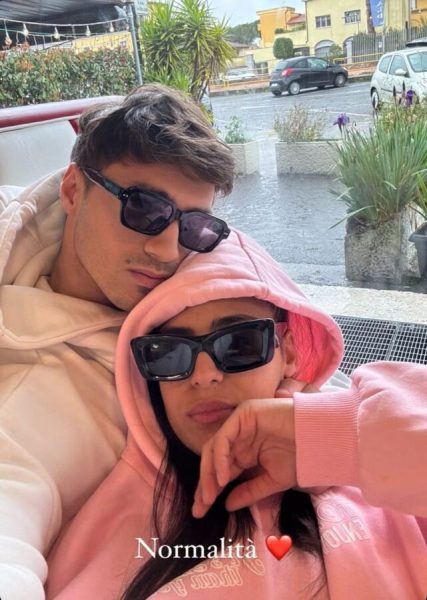 Perla Vatiero addolorata sui social anche se dopo l'addio a Mirko Brunetti sta meglio: «I nostri problemi di coppia sono segreti, abbiamo solo bisogno di tempo e di essere lasciati in pace» perla mirko