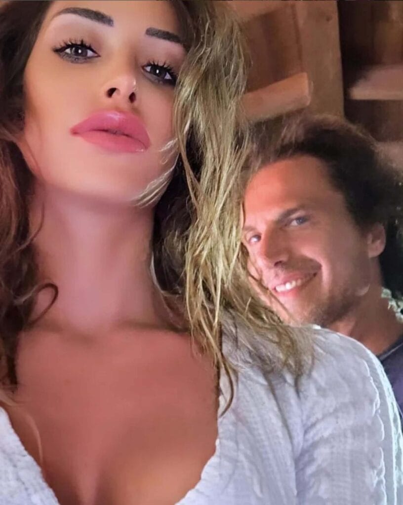 Antonio Zequila, l'ultimo 'latin lover' si è innamorato di Manuela Festa: «Con lei mi sento invincibile, non vedo l'ora di sposarla e di fare due gemelli» anche s esono insieme da poco antonio zequila e la sua fidanzata hanno progetti molto importanti
