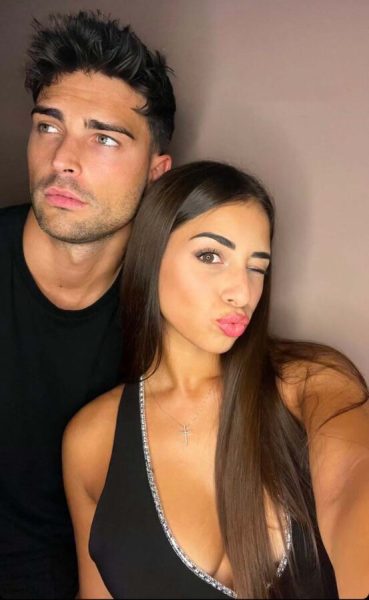 davide donadei è di nuovo innamorato dopo un lungo periodo da single lei si chiama maria sole, e farebbe la dentista in portogallo