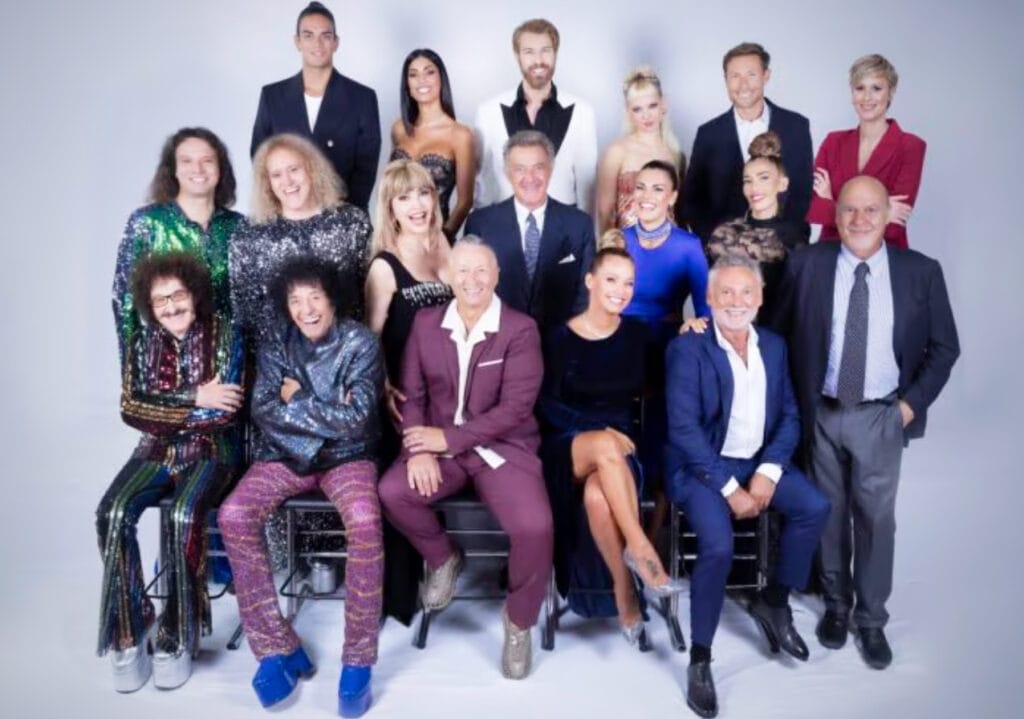 Milly Carlucci conduce per la 19esima volta Ballando con le Stelle, con un posto speciale in platea per il marito Angelo Donati: «Mi sostiene dal primo giorno ma abbiamo fatto un patto: la nostra famiglia deve restare lontano dai flash» il cast di 'ballando con le stelle' si mette in pista da sabato 28 settembre