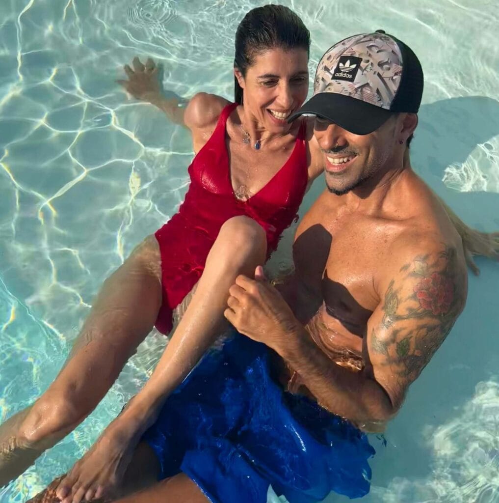 la storia d'amore tra giorgia e il suo compagno è bella, e a sentir lui, anche faticosa