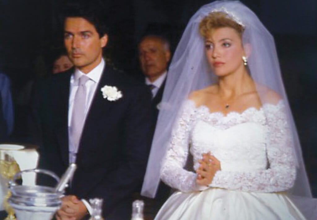 Milly Carlucci conduce per la 19esima volta Ballando con le Stelle, con un posto speciale in platea per il marito Angelo Donati: «Mi sostiene dal primo giorno ma abbiamo fatto un patto: la nostra famiglia deve restare lontano dai flash» milly carlucci e angelo donati si sono sposati 39 anni fa