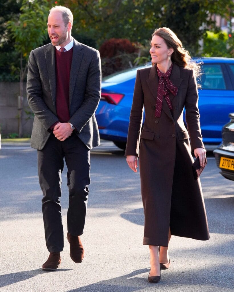 a stockport william e kate sono apparsi finalmente sorridenti e scherzosi i mesi bui delle malattia e delle cure sembrano superati