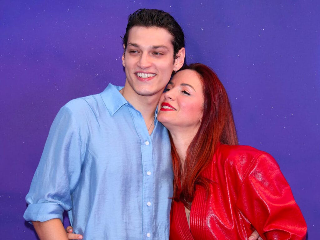 Andrea Delogu racconta il primo incontro con Luigi Bruno: «Lui mi ha scritto su Instagram, così sono andata sul suo profilo e ho visto questo ragazzo bonissimo e ho pensato: ‘Ma è un fake?». Invece era tutto vero! delogu luigi