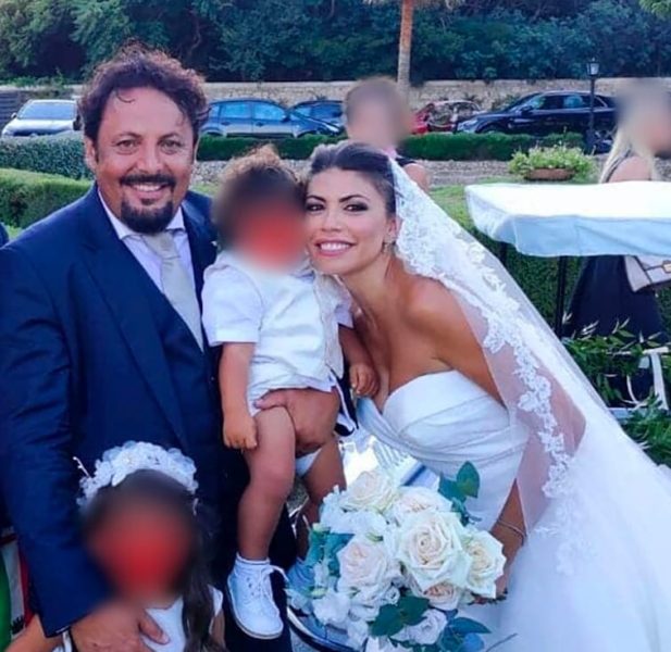 Flora Canto risponde con ironia a chi le dà della raccomandata: «So ballare, cantare, recitare, condurre, passare il Folletto, portare il caffè, dare una botta ai vetri. E sono anche la moglie di Enrico Brignano» canto brignano figli