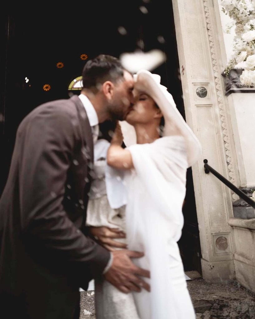il primo scatto delle nuove nozze di marco fantini e beatrice valli, che si è vestita nuovamente di bianco