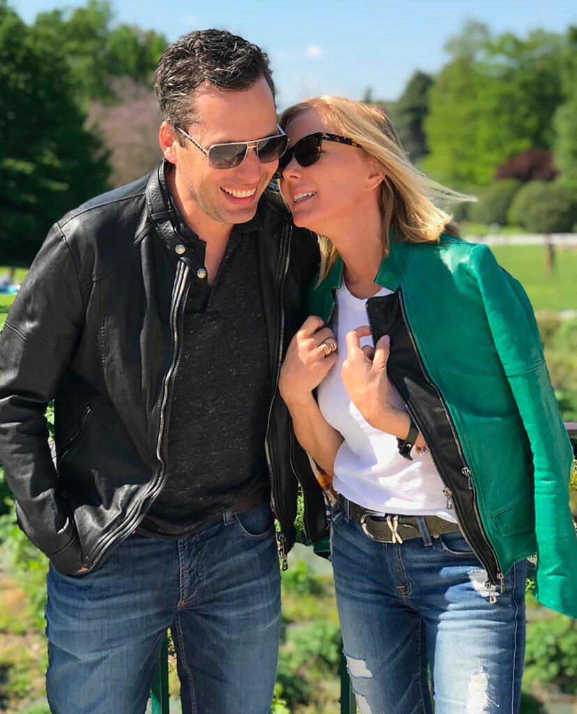 Katherine Kelly Lang, tanti matrimoni in 'Beautiful' ma oggi è single. E sogna una casa in Italia, magari in Puglia vicino a Ronn Moss: «abbiamo lavorato insieme per 25 anni, sarà sempre nel mio cuore come collega e come amico» Katherine Kelly Lang dominique