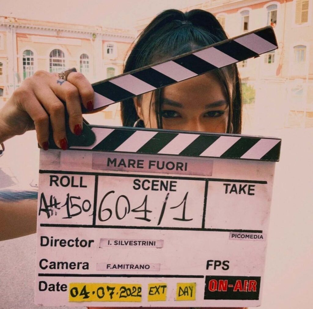 è in arrivo nelle sale nel 2025 ‘io sono rosa ricci’, il film prequel della serie di successo mare fuori con protagonista maria esposito, mentre la quinta stagione della serie sarà in tv in febbraio