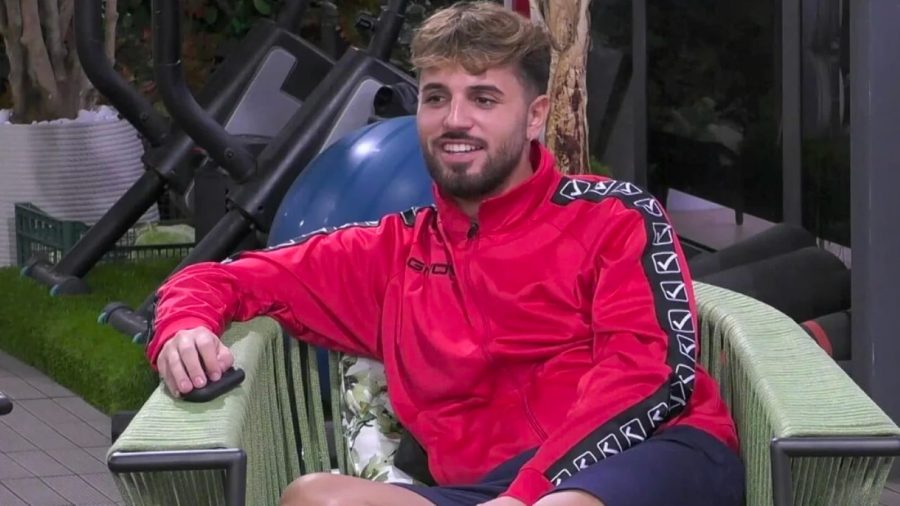 Alfonso D'Apice lo promette ai suoi follower, tornerà presto con il sorriso