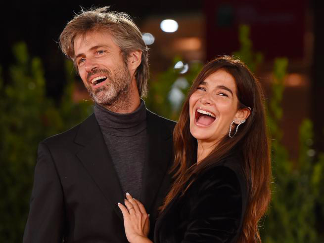 Kim Rossi Stuart e Ilaria Spada, per il gossip diventeranno genitori del quarto figlio: la storia di un amore splendido tra 'Il Gattopardo' e una vita privatissima Kim Rossi Stuart e Ilaria Spada, per il gossip diventeranno genitori del quarto figlio: la storia di un amore splendido tra 'Il Gattopardo' e una vita privatissima
