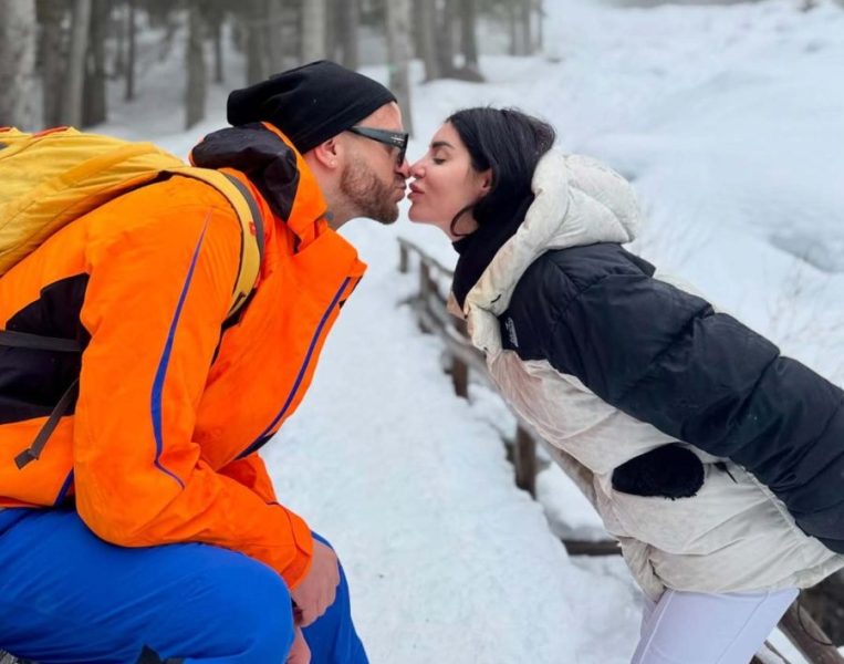Stefano Corti e Bianca Atzei, quasi 6 anni d'amore e un inizio difficile: «Ho visto i messaggi con un’altra donna, lui mi mandò gli screen per sbaglio» Stefano Corti e Bianca Atzei, quasi 6 anni d'amore e un inizio difficile: «Ho visto i messaggi con un’altra donna, lui mi mandò gli screen per sbaglio»