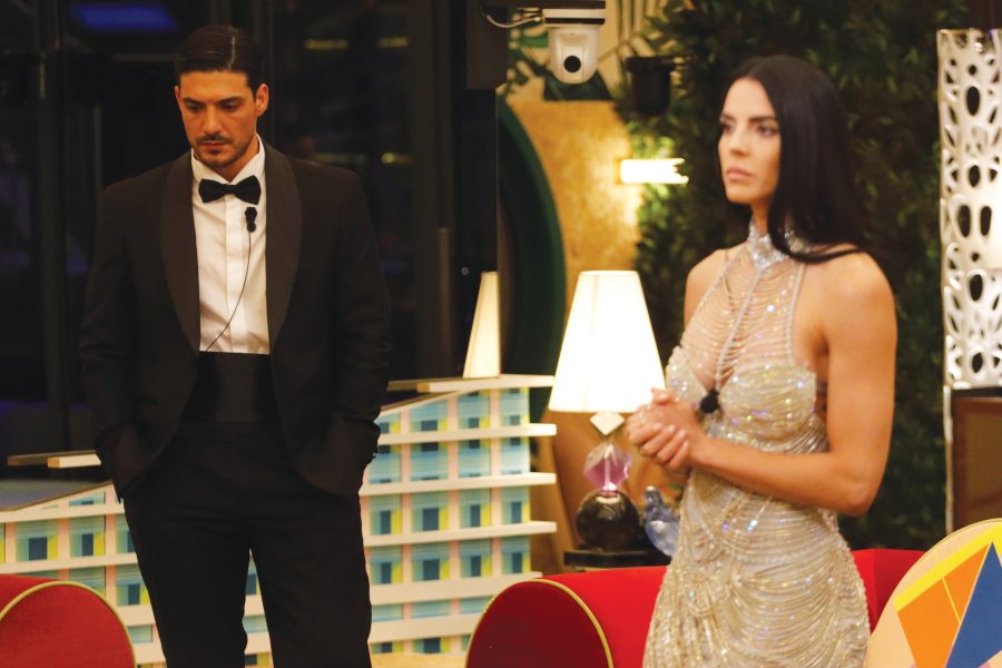 Shaila e Lorenzo dopo il GF sono in grossa crisi. Spolverato vuole cancellare una delusione importante, la Gatta a pezzi risponde: «Ora so che quell'amore non era adatto a me» Shaila e Lorenzo finale