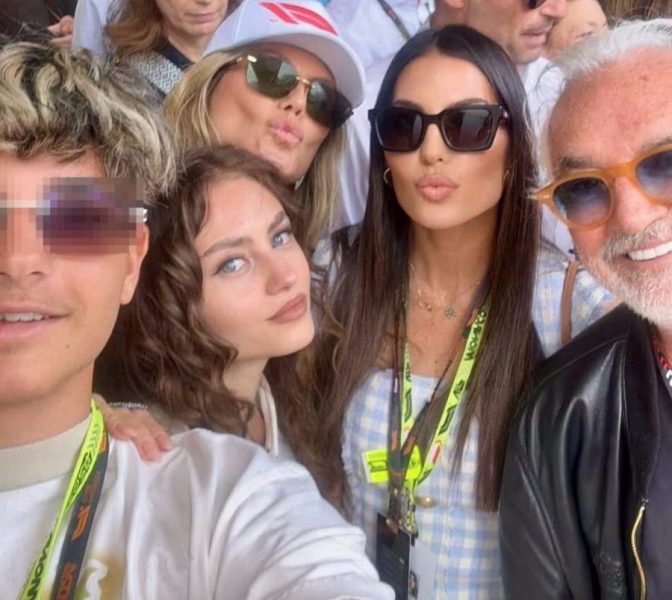 Papà Flavio Briatore, a Monte Carlo selfie in famiglia con Nathan Falco e Leni Klum: «Li amo allo stesso modo» rivela il manager, che ha trovato la sua pole position... del cuore flavio briatore