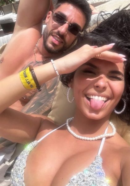 Federica Petagna sui social dice stop al gossip sulla crisi con Stefano Tediosi: «Se a volte siamo distanti è per stare in famiglia, ma restiamo vicini: io e lui continuiamo a viverci e a stare bene» Federica Petagna e Stefano Tediosi