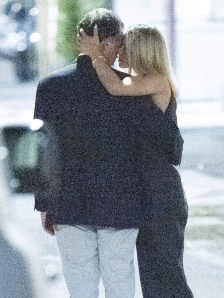 Michelle Hunziker, ecco le foto che confermano la storia con Nino Tronchetti Provera. Dopo i primi avvistamenti a febbraio, arriva il bacio che non lascia dubbi: la showgirl non è più single michelle hunziker amore