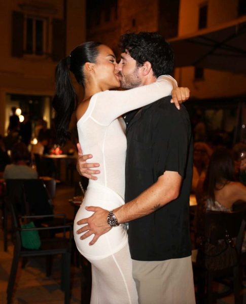 Luca Vezil e Virginia Stablum, dopo due anni d'amore coppia al capolinea: «la nostra è stata una storia intensa fatta di amore e complicità, ma oggi abbiamo deciso di mettere fine alla nostra relazione». Luca Vezil e Virginia Stablum, dopo due anni d'amore coppia al capolinea: «la nostra è stata una storia intensa fatta di amore e complicità, ma oggi abbiamo deciso di mettere fine alla nostra relazione».