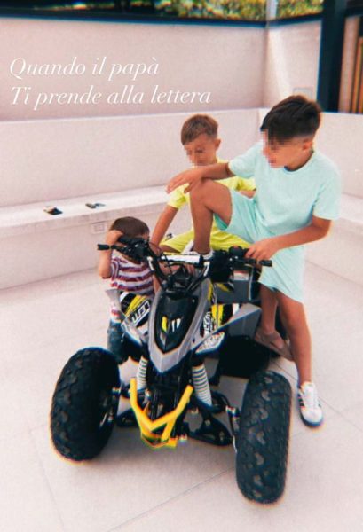 Aldo e Alessia di U&D, pace vicina: insieme alla festa del figlio maggiore sono insieme e si mandano dolci messaggi social. E il gossip giura, «da due settimane sono inseparabili». Il regalo per il bimbo poi è memorabile!