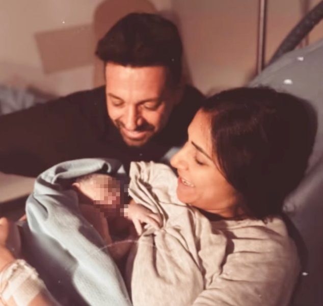 Asmaa Fares e Cristiano Lo Zupone, primi giorni con Luay: «È emozionante, è una tempesta d’amore, viviamo in una bolla e siamo felici» rivela l'ex Cavaliere di U&D Asmaa Fares e Cristiano Lo Zupone, primi giorni con Luay: «È emozionante, è una tempesta d’amore, viviamo in una bolla e siamo felici» rivela l'ex Cavaliere di U&D