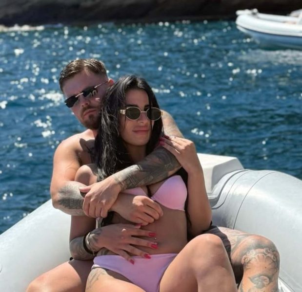 Titti Scialò e Antonio Maietta, svelati i nuovi amori degli storici ex di 'Temptation Island': con Oreste e Nancy hanno dato un calcio al passato e a quel doloroso falò Titti Scialò e Antonio Maietta, svelati i nuovi amori degli storici ex di 'Temptation Island': con Oreste e Nancy hanno dato un calcio al passato e a quel doloroso falò