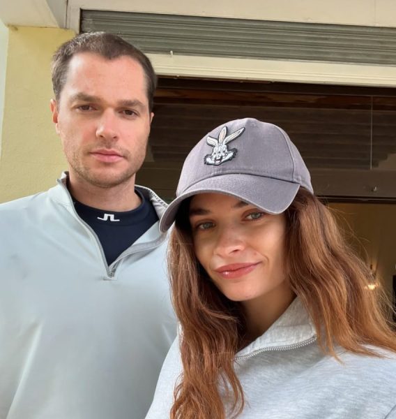 Cartasegna e Carmela, amore al capolinea? La coppia formata dall'ex Uomini e Donne e la Generali non si fa più vedere insieme da aprile e il gossip mormora: «Si sono lasciati in silenzio» Cartasegna e Carmela Generali