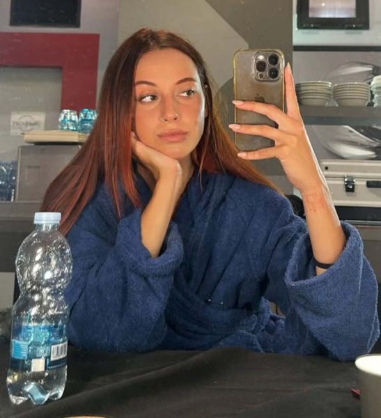 Matteo Berrettini si è fidanzato con Vanessa, ballerina di 'Amici'. La storia è iniziata al concerto di Marracash e la sorella di lei giura: «sono andati velocissimi, presi l'una per l'altro, ma spero che Matteo non la faccia soffrire» Vanessa Bellini fidanzata di Matteo Berrettini