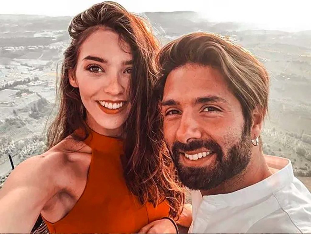 Alessio Vassallo e Ginevra Pisani, le nozze a Napoli dell'attore e dell'ex U&D con una dolce promessa: «Amore, ti farò sorridere sempre e mi prenderò cura di te con grande responsabilità». IL VIDEO