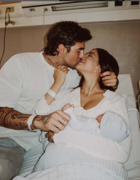 Andrea Damante e Elisa Visari sono diventati genitori, è nato il piccolo Liam, fin dalle prime ore circondato dall'affetto immenso di mamma e papà: «ci hai regalato l'amore più puro che esista» La prima foto di Andrea Damante e Elisa Visari con il piccolo Liam