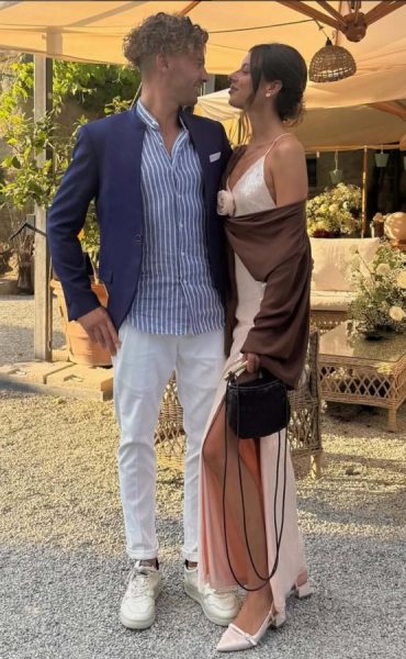 Mirco Rossi e Alessia Sagripanti di 'Temptation Island' si sono lasciati? Per la ex di lui Giulia Duranti, la storia è già al capolinea: «Ormai sono già due ex fidanzati». E il web sogna un clamoroso ritorno di fiamma dal passato Mirco Rossi e Alessia Sagripanti di 'Temptation Island' si sono lasciati? Per la ex di lui Giulia Duranti, la storia è già al capolinea: «Ormai sono già due ex fidanzati». E il web sogna un clamoroso ritorno di fiamma dal passato